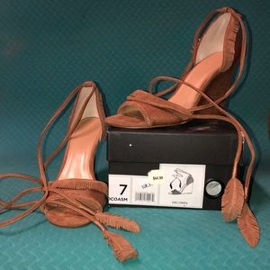 Women’s Banana Republic Delores Wedges in Cocoa Size 7